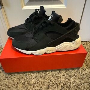 Nike Air Huarache LE off noir